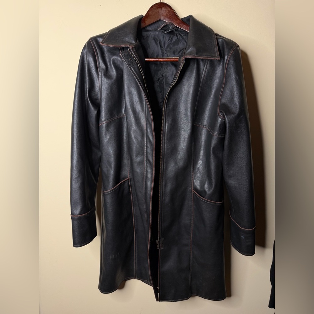 Vegan brown/black leather vintage trench coat. Kenzie. Size medium 8.